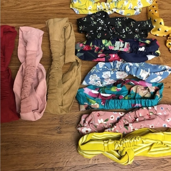 Lot of Womens Headbands - Picture 5 of 7